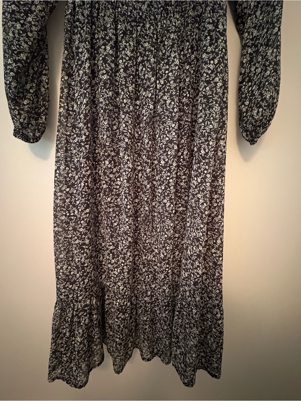 Black Floral Smocked Long Sleeve Midi Dress Small - Picture 9 of 10